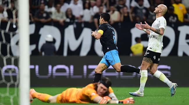 Em jogo épico duas viradas Corinthians e Grêmio empatam em 4 x 4