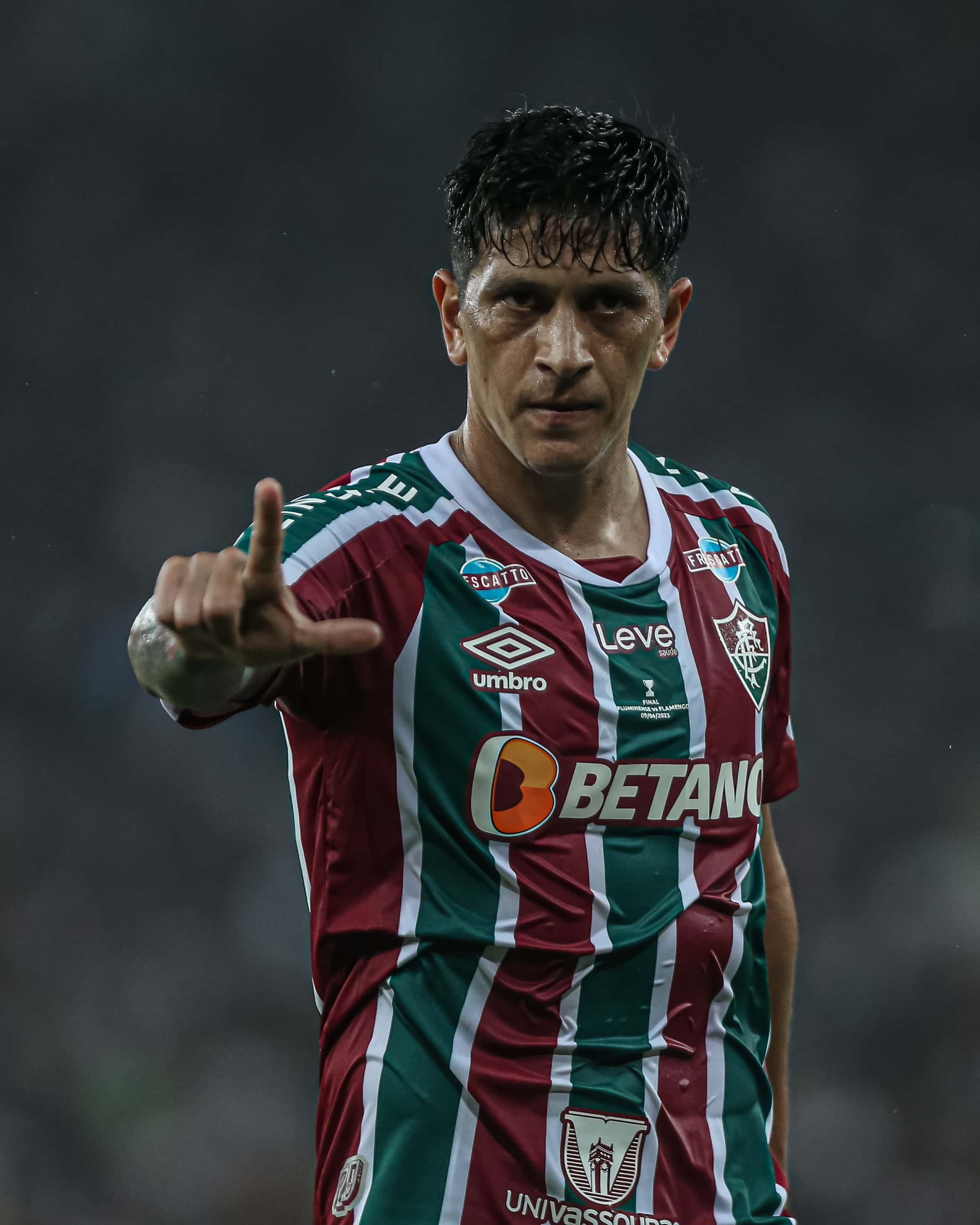 Chocolate no domingo de Páscoa! Fluminense goleia o Flamengo por 4