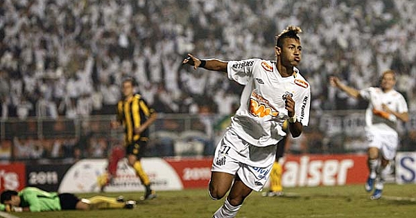 Eterno 22 de Junho: Santos comemora 10 anos do Tri da Libertadores!