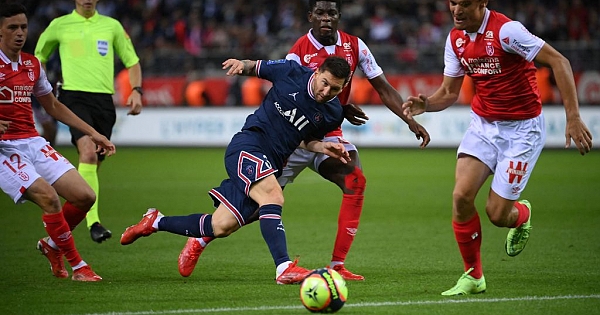 Ligue 1: As imagens da estreia de Messi no PSG