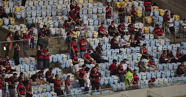 Torcida volta ao Maraca, Flamengo vence Grêmio e avança à semifinal