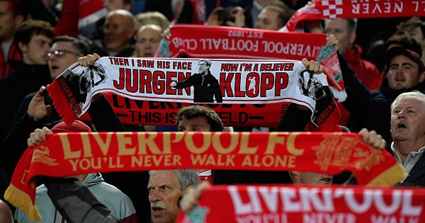 Os 10 melhores cantos de torcidas no futebol mundial