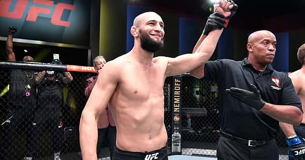 10 lutadores do UFC que começam 2022 invictos