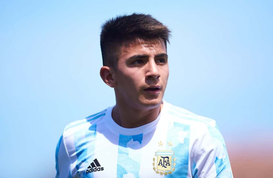 10 promessas argentinas para contratar no Modo Carreira do FIFA 22