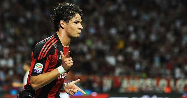 Agüero, Pato e Özil: Veja quem eram as promessas mais valiosas do futebol mundial em 2010