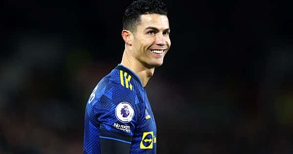 Cristiano Ronaldo se torna a pessoa mais seguida do Instagram; veja os 10 jogadores mais seguidos