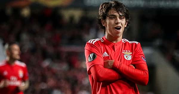 Benfica lidera a lista dos 10 clubes que mais lucraram com a base desde 2015