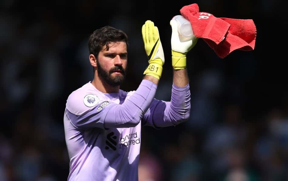 Sem Alisson no pódio, IFFHS elege melhor goleiro do mundo em 2022