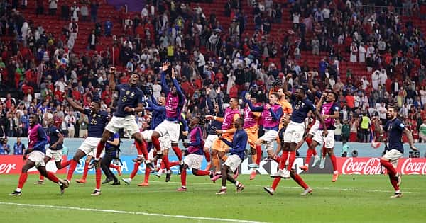 Confira as melhores imagens de França 2 x 0 Marrocos na semifinal da Copa