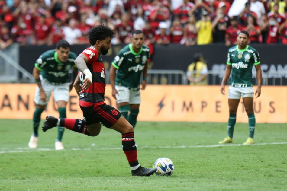 VÍDEO: os melhores momentos de Palmeiras 4 x 3 Flamengo pela Supercopa do  Brasil 2023 - Vídeos - Br - Futboo.com