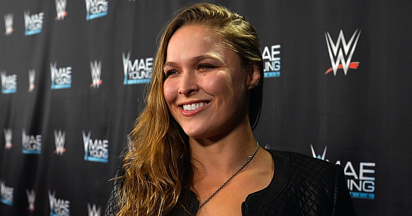 Relembre 7 lutadores do UFC que já migraram para a WWE