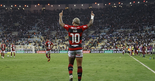 Seis jogadores que vestiram as camisas 10 de Flamengo e Santos