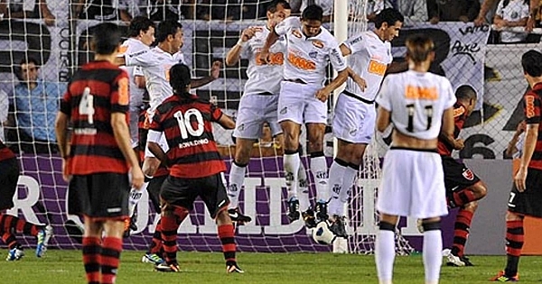 Puskás, gol por baixo da barreira e virada: 12 anos de Flamengo e Santos