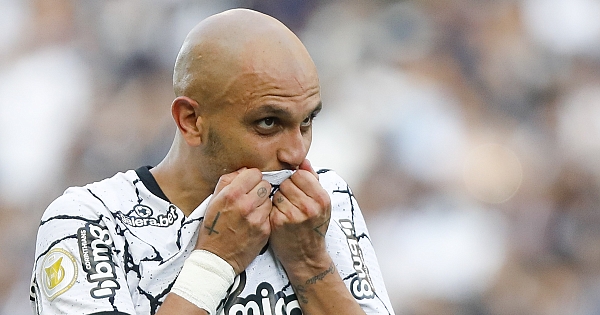 As melhores imagens da carreira de Fábio Santos