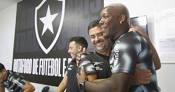 Botafogo se reapresenta para a temporada 2024; Veja as fotos