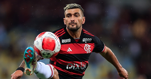 Os 10 maiores estrangeiros da história do Flamengo
