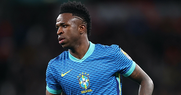 As 10 camisas mais feias da história da Seleção Brasileira