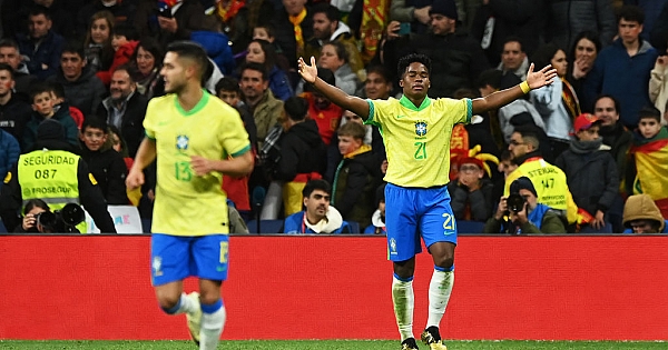 As melhores imagens de Espanha 3 x 3 Brasil no Santiago Bernabéu