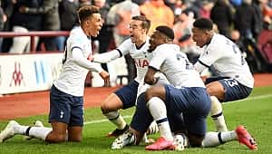 Vitória do Tottenham em uma partida de 5 gols