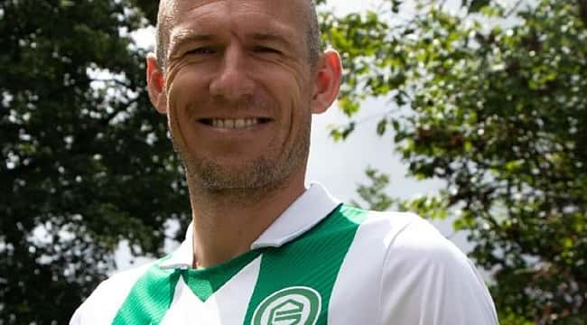 Arjen Robben está de volta ao futebol!