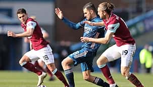 O Arsenal também enfrentou o obstáculo de Burnley! 2 gols ...