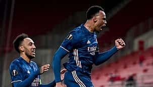 O Arsenal não foi difícil no vizinho! 4 gols ...