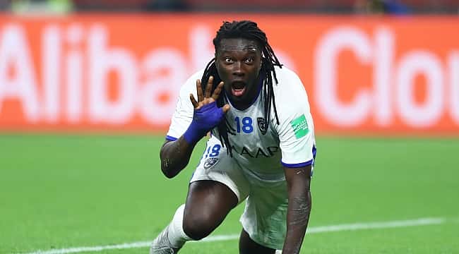 Resposta instantânea de Bafetimbi Gomis: 'Não seja bobo!'