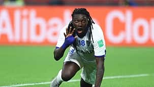 Resposta instantânea de Bafetimbi Gomis: 'Não seja bobo!'