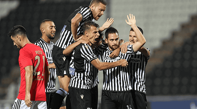 PAOK eliminou Beşiktaş, passou Benfica