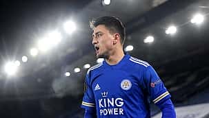 Caglar e Cengiz chocam com 2 gols em casa