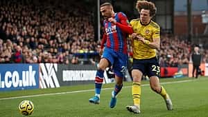 Cenk Tosun empatou com o Crystal Palace Arsenal