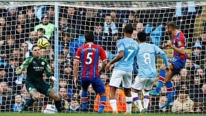 Viagem do Crystal Palace com Cenk Tosun para Manchester City