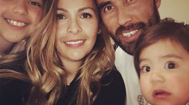 Impedimento de  'cônjuge ' à transferência de Claudio Bravo