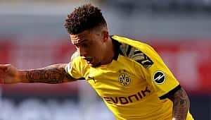 Pênalti de 'barbearia' para as estrelas de Dortmund