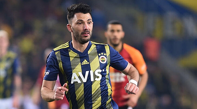 O Fenerbahçe anunciou a saída de Tolgay!