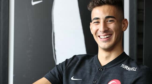 Nova corrida do Fenerbahçe e do Galatasaray em transferência!
