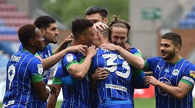 Jogo louco na Inglaterra! Pontuação histórica