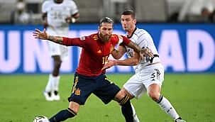 A Espanha agarrou 1 ponto no último minuto