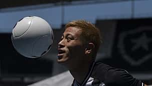 O novo endereço de Keisuke Honda foi no Azerbaijão!