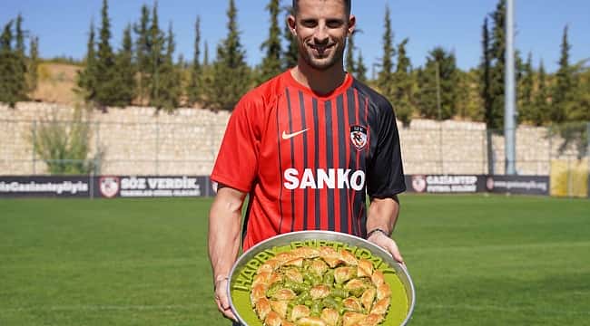 Kevin Mirallas foi transferido para a Super League