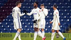 Outra derrota do Leicester City! Caglar e Cengiz ...