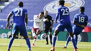 Leicester  'nos freios do Arsenal!