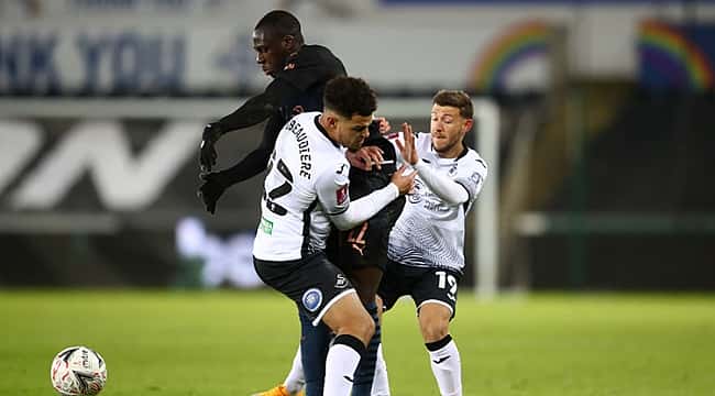 O Manchester City não conhece rivais! Toured com 3 gols