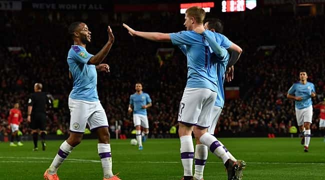 City vence derby de Manchester e leva vantagem para a final