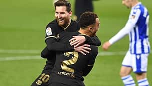 Messi ultrapassa Xavi! Número 1