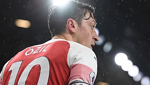 'Mesut Ozil é um dos piores do mundo ...'