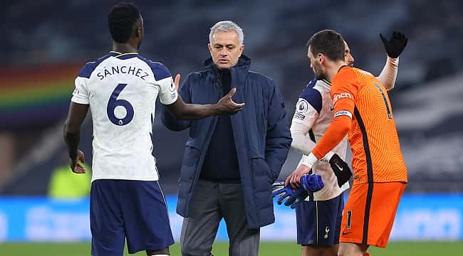 Mourinho:  '' 100 gols não é ruim  ''