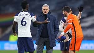 Mourinho:  '' 100 gols não é ruim  ''