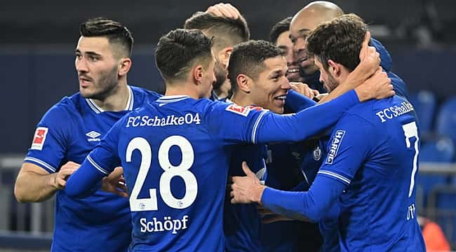 O Schalke acabou com a saudade de 30 jogos! 4 gols ...