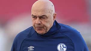 O professor foi enviado novamente para o Schalke!